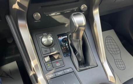 Lexus NX I, 2018 год, 3 800 000 рублей, 13 фотография