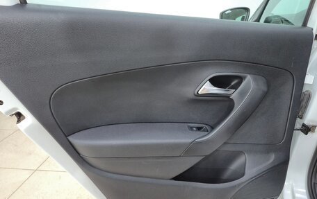 Volkswagen Polo VI (EU Market), 2015 год, 940 000 рублей, 14 фотография