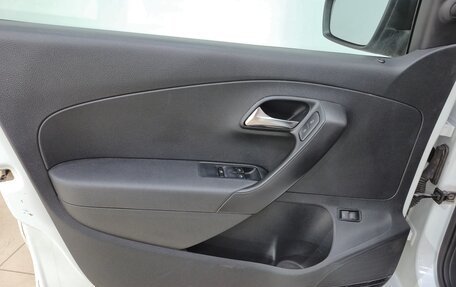 Volkswagen Polo VI (EU Market), 2015 год, 940 000 рублей, 7 фотография