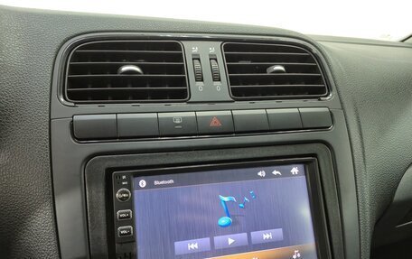 Volkswagen Polo VI (EU Market), 2015 год, 940 000 рублей, 17 фотография