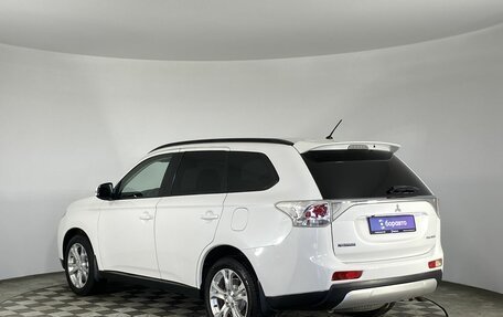 Mitsubishi Outlander III рестайлинг 3, 2012 год, 1 369 000 рублей, 7 фотография