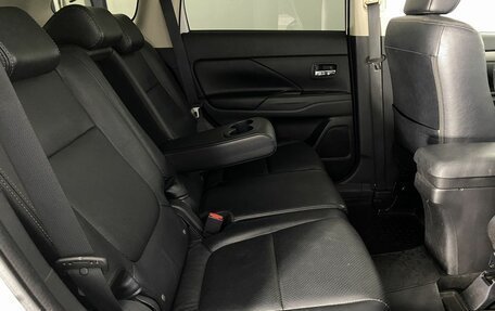 Mitsubishi Outlander III рестайлинг 3, 2012 год, 1 369 000 рублей, 14 фотография