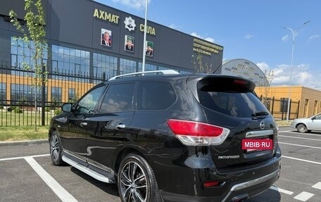Nissan Pathfinder, 2015 год, 1 950 000 рублей, 8 фотография