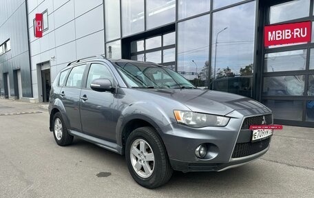 Mitsubishi Outlander III рестайлинг 3, 2011 год, 949 000 рублей, 2 фотография