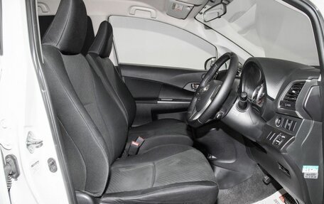 Toyota Ractis II, 2012 год, 995 000 рублей, 5 фотография