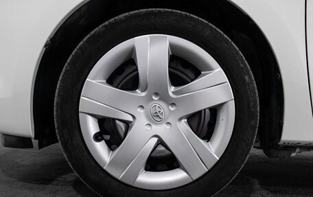 Toyota Ractis II, 2012 год, 995 000 рублей, 18 фотография