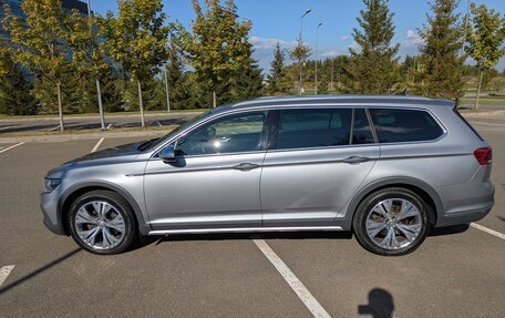 Volkswagen Passat B8 рестайлинг, 2019 год, 3 500 000 рублей, 2 фотография