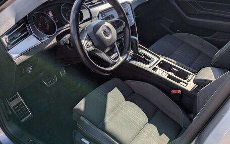 Volkswagen Passat B8 рестайлинг, 2019 год, 3 500 000 рублей, 9 фотография
