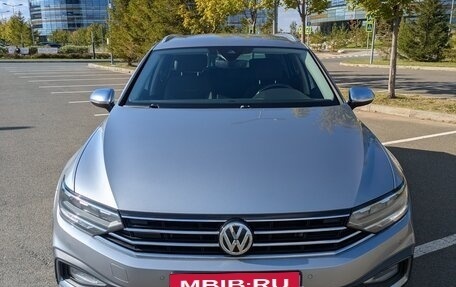Volkswagen Passat B8 рестайлинг, 2019 год, 3 500 000 рублей, 5 фотография