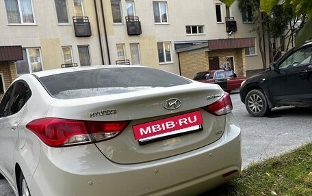 Hyundai Elantra V, 2012 год, 850 000 рублей, 2 фотография