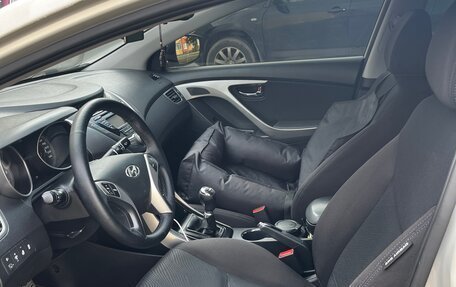 Hyundai Elantra V, 2012 год, 850 000 рублей, 6 фотография