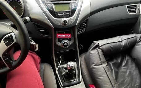 Hyundai Elantra V, 2012 год, 850 000 рублей, 8 фотография