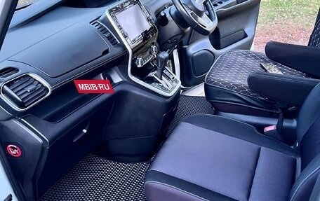 Nissan Serena IV, 2017 год, 1 950 000 рублей, 21 фотография