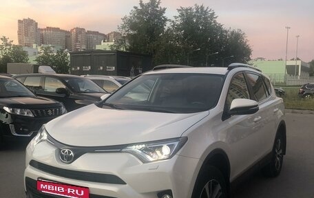 Toyota RAV4, 2015 год, 2 100 000 рублей, 2 фотография