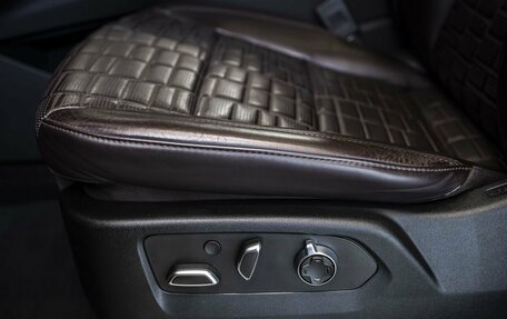 Cadillac Escalade V, 2021 год, 9 999 999 рублей, 15 фотография