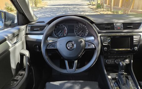 Skoda Superb III рестайлинг, 2015 год, 1 690 000 рублей, 16 фотография