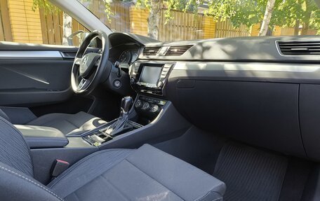 Skoda Superb III рестайлинг, 2015 год, 1 690 000 рублей, 17 фотография