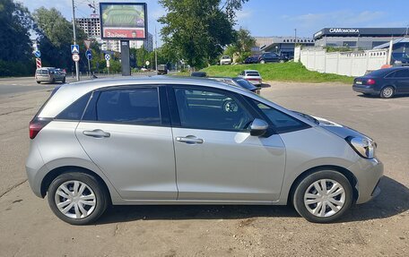 Honda Fit, 2021 год, 1 500 000 рублей, 2 фотография