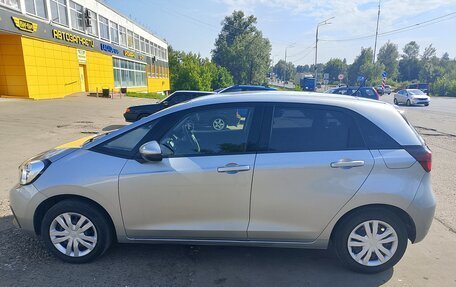 Honda Fit, 2021 год, 1 500 000 рублей, 3 фотография