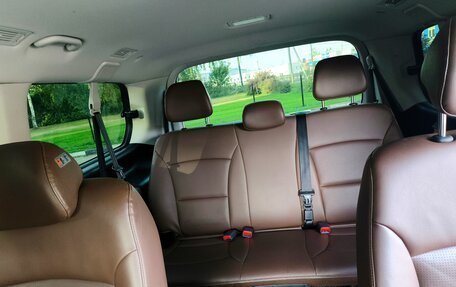 Hyundai Grand Starex Grand Starex I рестайлинг 2, 2018 год, 3 750 000 рублей, 11 фотография