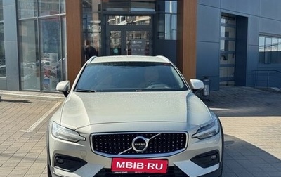 Volvo V60 Cross Country II, 2019 год, 2 850 000 рублей, 1 фотография