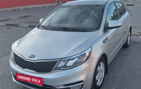 KIA Rio III рестайлинг, 2015 год, 870 000 рублей, 1 фотография
