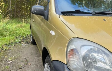 Toyota Yaris I рестайлинг, 2000 год, 300 000 рублей, 3 фотография