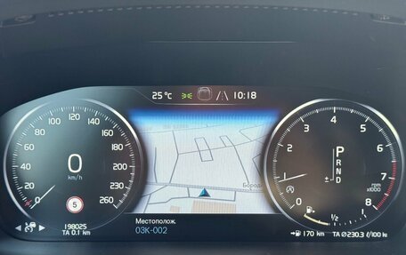 Volvo V60 Cross Country II, 2019 год, 2 850 000 рублей, 15 фотография