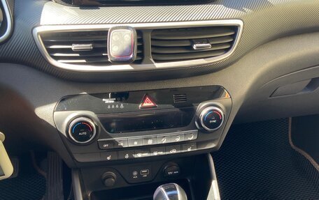 Hyundai Tucson III, 2019 год, 2 200 000 рублей, 10 фотография