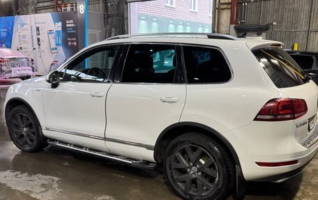 Volkswagen Touareg III, 2013 год, 2 000 000 рублей, 2 фотография