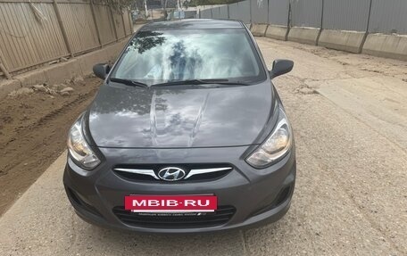 Hyundai Solaris II рестайлинг, 2013 год, 1 250 000 рублей, 3 фотография