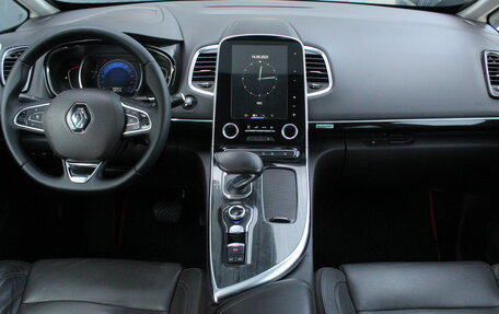 Renault Espace V рестайлинг, 2016 год, 1 650 000 рублей, 9 фотография