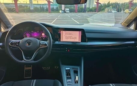 Volkswagen Golf VIII, 2022 год, 2 000 000 рублей, 7 фотография