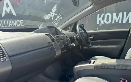 Toyota Prius, 2010 год, 835 000 рублей, 8 фотография