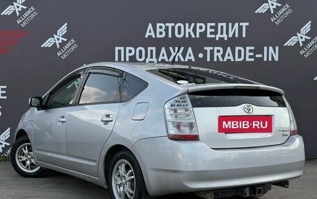 Toyota Prius, 2010 год, 835 000 рублей, 4 фотография
