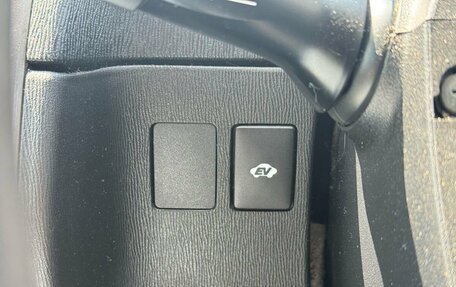 Toyota Prius, 2010 год, 835 000 рублей, 18 фотография