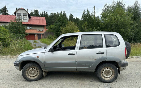 Chevrolet Niva I рестайлинг, 2005 год, 270 000 рублей, 1 фотография
