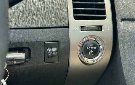 Toyota Prius, 2010 год, 835 000 рублей, 17 фотография