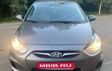 Hyundai Solaris II рестайлинг, 2012 год, 930 000 рублей, 2 фотография
