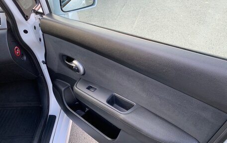 Nissan Tiida, 2013 год, 873 000 рублей, 24 фотография