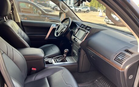 Toyota Land Cruiser Prado 150 рестайлинг 2, 2019 год, 4 700 000 рублей, 3 фотография
