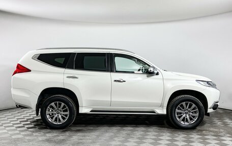 Mitsubishi Pajero Sport III рестайлинг, 2017 год, 3 010 000 рублей, 4 фотография