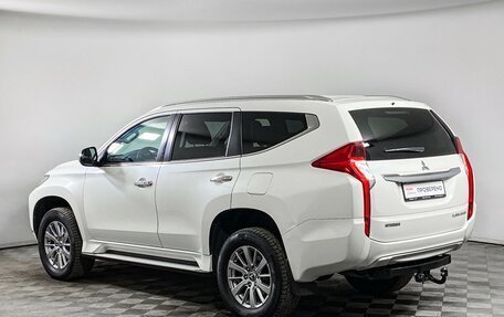 Mitsubishi Pajero Sport III рестайлинг, 2017 год, 3 010 000 рублей, 7 фотография