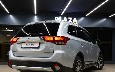 Mitsubishi Outlander III рестайлинг 3, 2015 год, 1 679 000 рублей, 6 фотография