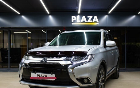Mitsubishi Outlander III рестайлинг 3, 2015 год, 1 679 000 рублей, 5 фотография