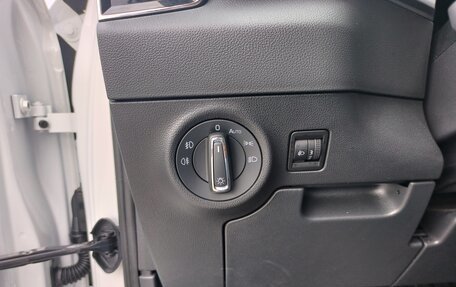 Skoda Karoq I, 2023 год, 2 490 000 рублей, 29 фотография