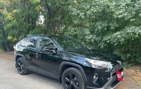 Toyota RAV4, 2019 год, 2 750 000 рублей, 3 фотография