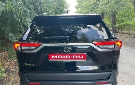 Toyota RAV4, 2019 год, 2 750 000 рублей, 4 фотография