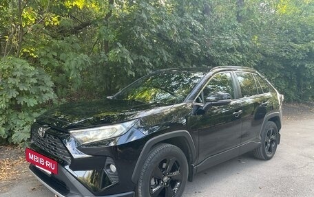 Toyota RAV4, 2019 год, 2 750 000 рублей, 12 фотография