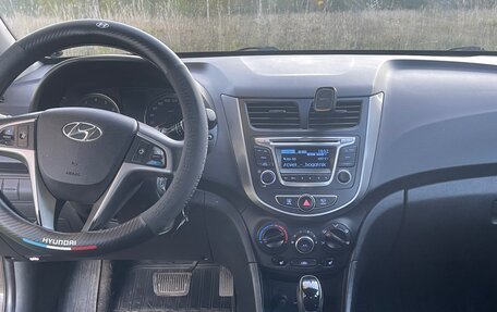 Hyundai Solaris II рестайлинг, 2015 год, 850 000 рублей, 8 фотография
